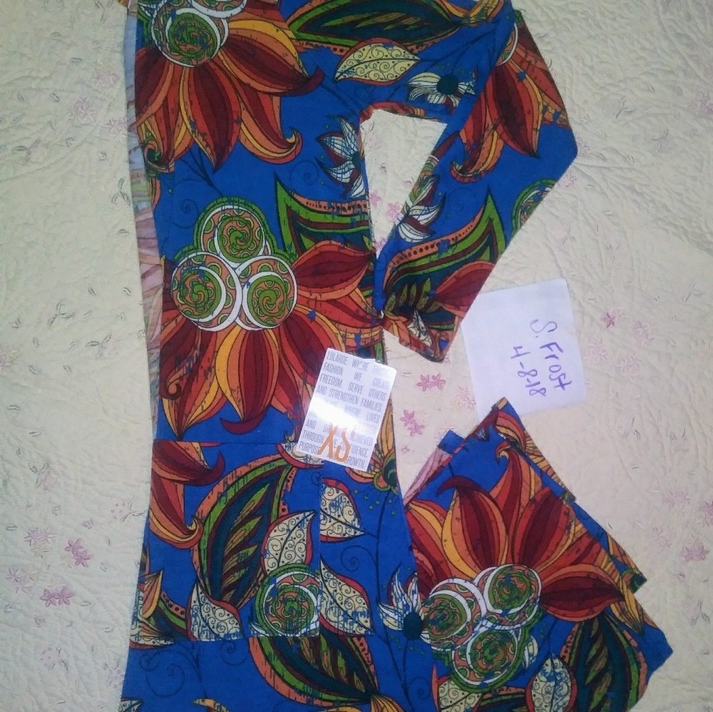 XS SARAH NWT Lularoe